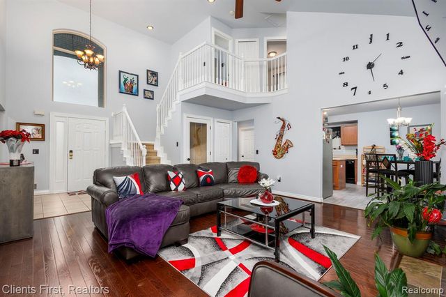 21271 Little River Boulevard, Clinton Township, MI 48036