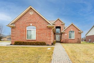 21271 Little River Boulevard, Clinton Township, MI 48036