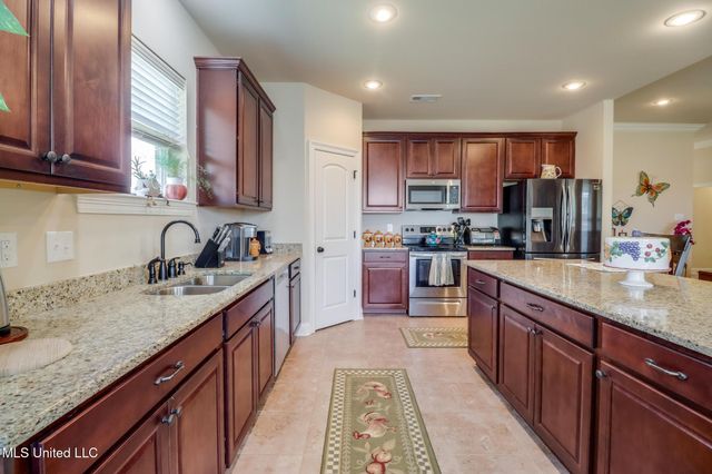 7559 Alex Court, Ocean Springs, MS 39564