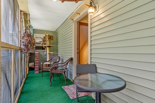 41 Penobscott Ave, Hubbardston, MA 01452