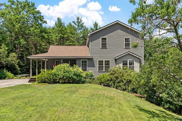 41 Penobscott Ave, Hubbardston, MA 01452
