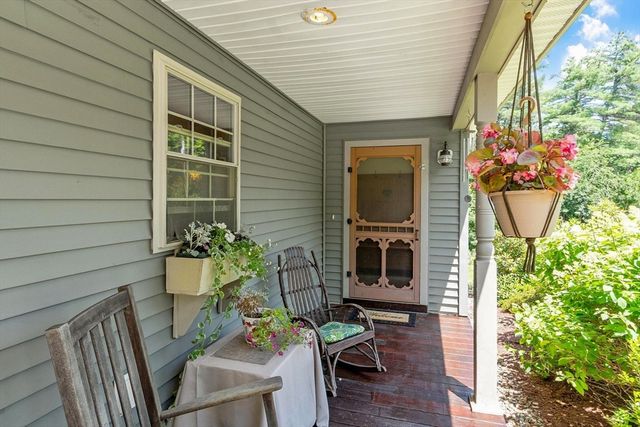 41 Penobscott Ave, Hubbardston, MA 01452