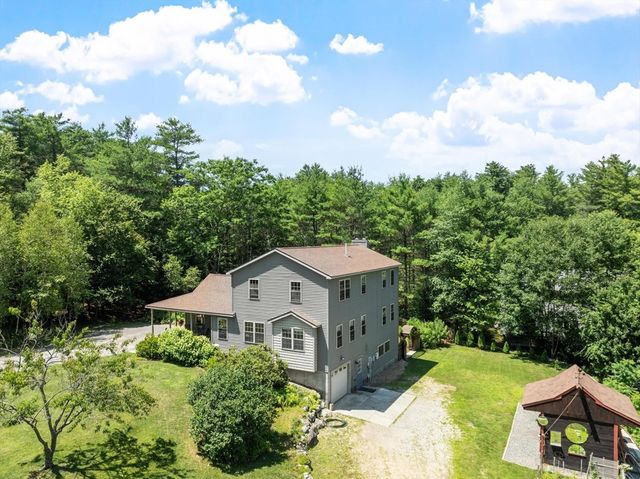 41 Penobscott Ave, Hubbardston, MA 01452