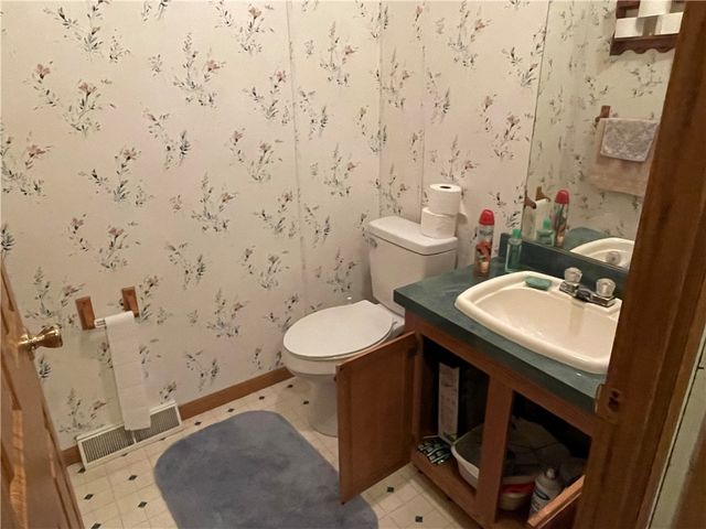 12210 Forest Drive, Shenango, PA 16424