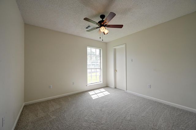 306 Parkside Dr, Thibodaux, LA 70301