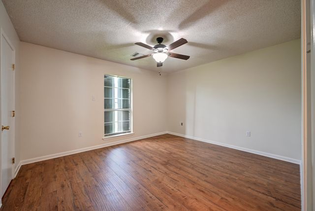306 Parkside Dr, Thibodaux, LA 70301