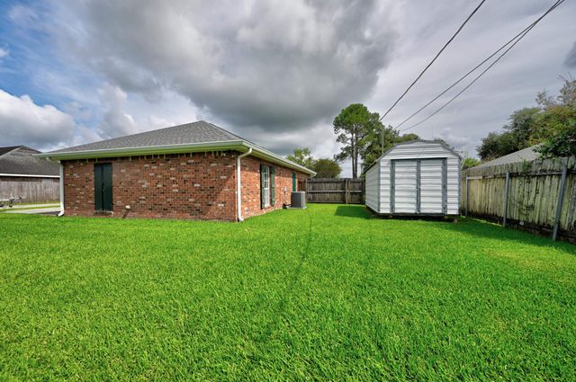 306 Parkside Dr, Thibodaux, LA 70301