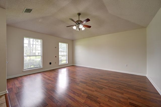 306 Parkside Dr, Thibodaux, LA 70301