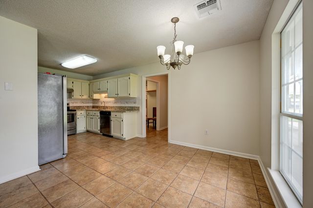 306 Parkside Dr, Thibodaux, LA 70301