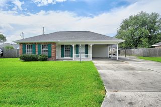 306 Parkside Dr, Thibodaux, LA 70301