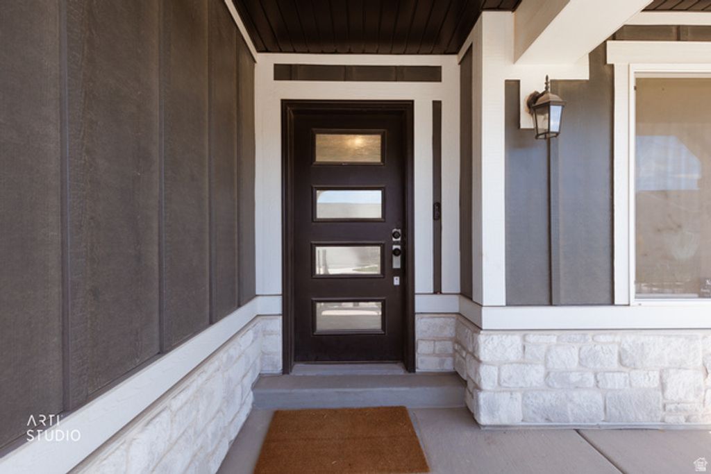 Image 4 of property listing at 1892 W WOODLAND RD, Saratoga Springs, UT 84045