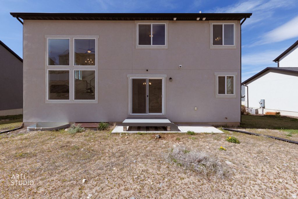 Image 32 of property listing at 1892 W WOODLAND RD, Saratoga Springs, UT 84045