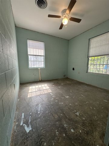 1505 Grove Drive, West Tawakoni, TX 75474