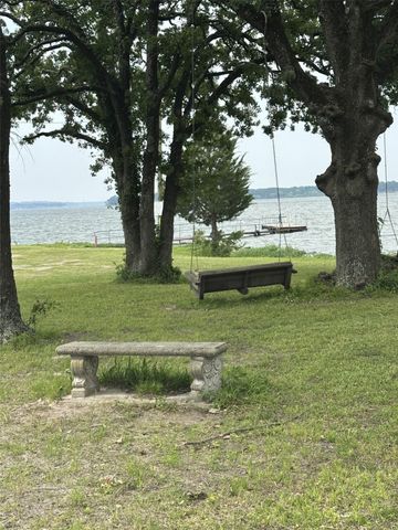 1505 Grove Drive, West Tawakoni, TX 75474