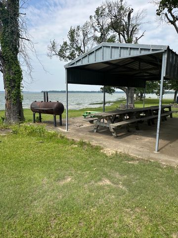 1505 Grove Drive, West Tawakoni, TX 75474