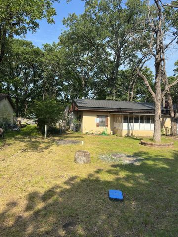 1505 Grove Drive, West Tawakoni, TX 75474