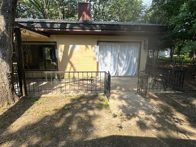 1505 Grove Drive, West Tawakoni, TX 75474