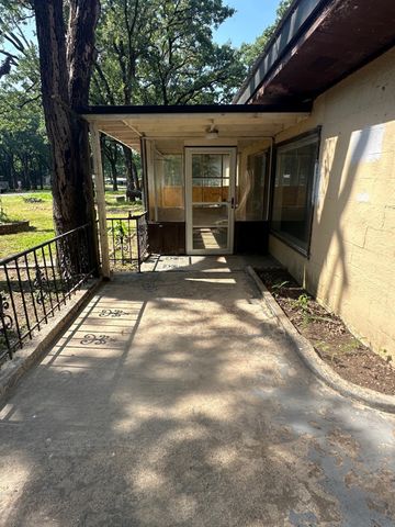 1505 Grove Drive, West Tawakoni, TX 75474