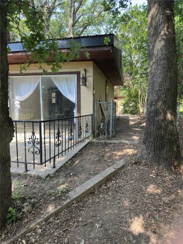 1505 Grove Drive, West Tawakoni, TX 75474