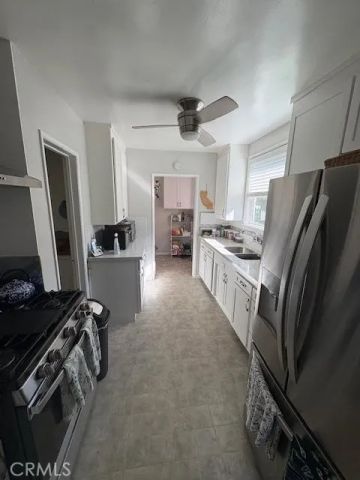 21011 Cohasset St, Canoga Park, CA 91303