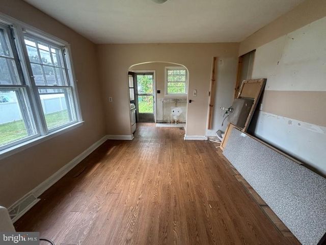 1804 MIDDLEBOROUGH RD, Baltimore, MD 21221
