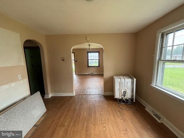 1804 MIDDLEBOROUGH RD, Baltimore, MD 21221