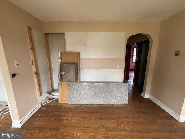 1804 MIDDLEBOROUGH RD, Baltimore, MD 21221