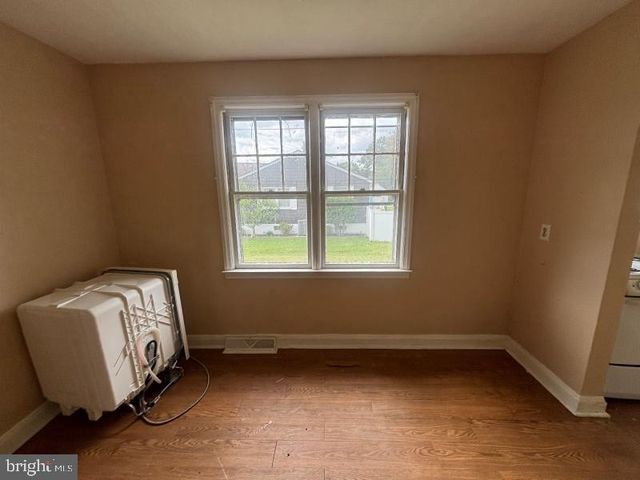 1804 MIDDLEBOROUGH RD, Baltimore, MD 21221
