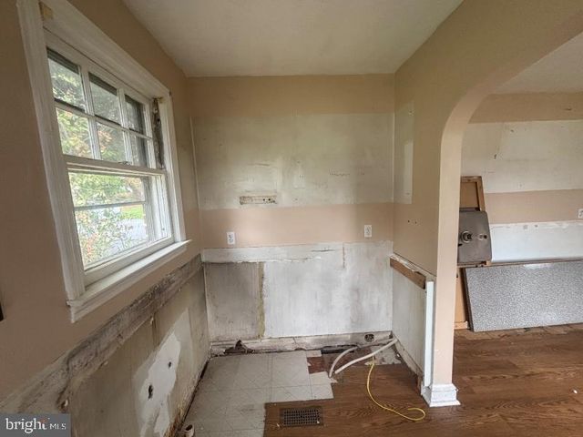 1804 MIDDLEBOROUGH RD, Baltimore, MD 21221