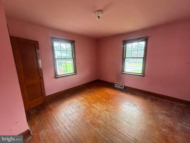 1804 MIDDLEBOROUGH RD, Baltimore, MD 21221