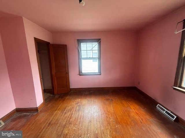 1804 MIDDLEBOROUGH RD, Baltimore, MD 21221