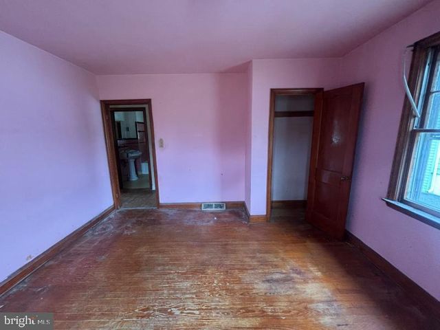 1804 MIDDLEBOROUGH RD, Baltimore, MD 21221
