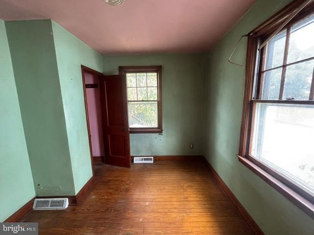 1804 MIDDLEBOROUGH RD, Baltimore, MD 21221