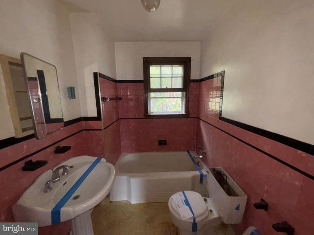 1804 MIDDLEBOROUGH RD, Baltimore, MD 21221