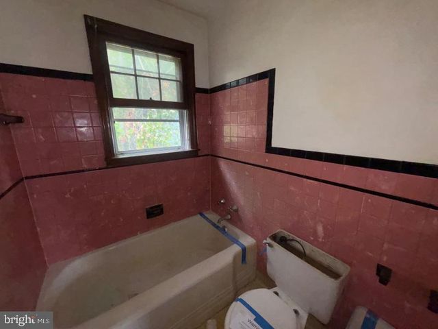 1804 MIDDLEBOROUGH RD, Baltimore, MD 21221