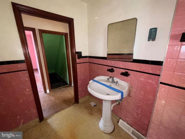 1804 MIDDLEBOROUGH RD, Baltimore, MD 21221