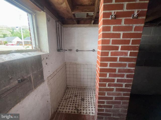 1804 MIDDLEBOROUGH RD, Baltimore, MD 21221
