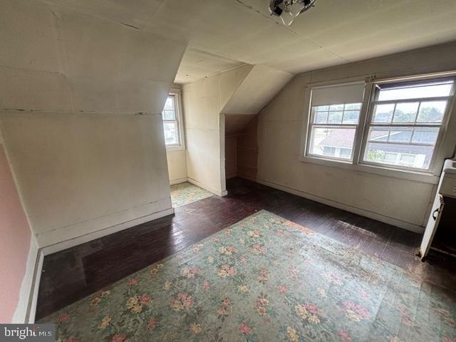1804 MIDDLEBOROUGH RD, Baltimore, MD 21221