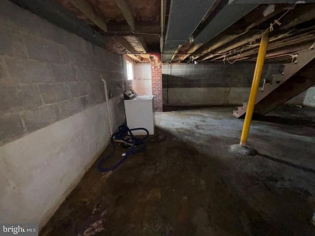 1804 MIDDLEBOROUGH RD, Baltimore, MD 21221