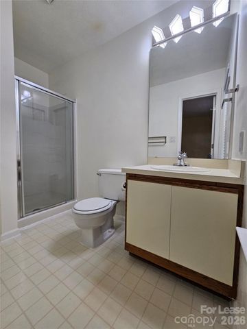 802 Selwyn Oaks Court, Charlotte, NC 28209