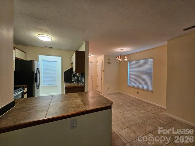 802 Selwyn Oaks Court, Charlotte, NC 28209