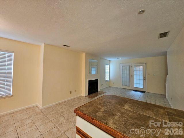 802 Selwyn Oaks Court, Charlotte, NC 28209