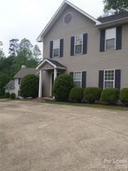 802 Selwyn Oaks Court, Charlotte, NC 28209