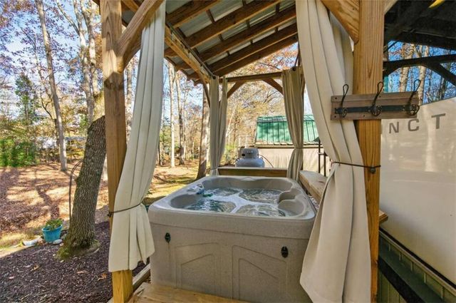 324 Leisure Acres Drive, Cleveland, GA 30528