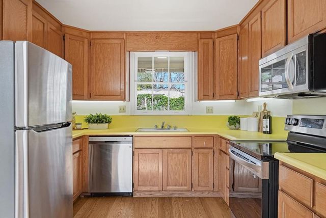 779 Garland Drive, Palo Alto, CA 94303