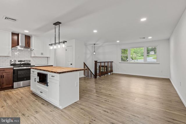11 PRINCE EDWARDS DRIVE, Coatesville, PA 19320