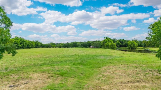 3711 Fm 513 S, Lone Oak, TX 75453