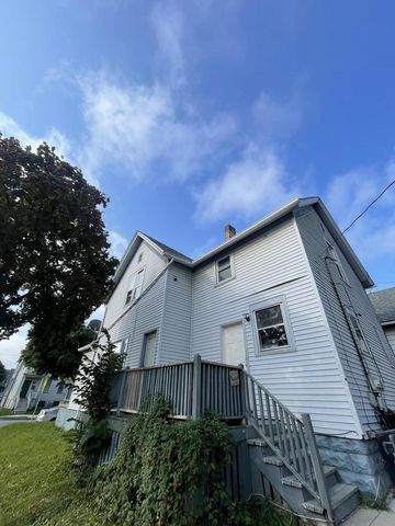 1500 W Orchard STREET, Milwaukee, WI 53204