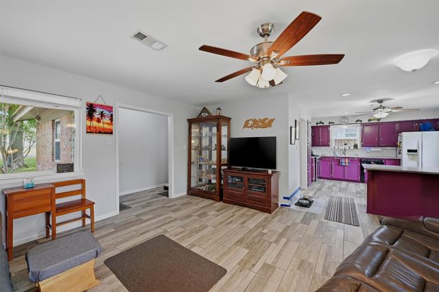 111 E Pecan Street, Gunter, TX 75058