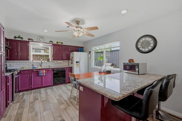 111 E Pecan Street, Gunter, TX 75058